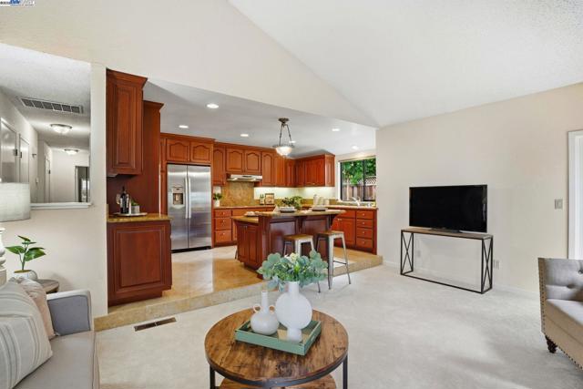 7444 Pecan Court, Pleasanton CA: https://media.crmls.org/mediaz/c5eaa6f3-cd01-4029-af18-409f45fef155.jpg