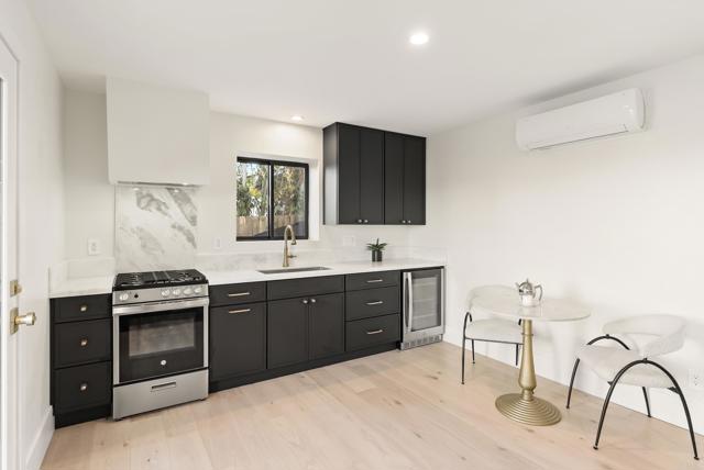 3920 Holly Brae, Carlsbad CA: https://media.crmls.org/mediaz/c5eb1ba2-3027-4957-83e3-0bf17b05d0fe.jpg