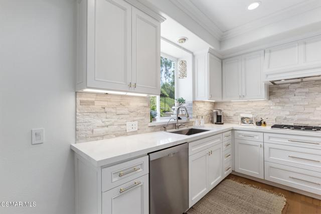 3306 Rising Star Avenue, Simi Valley CA: https://media.crmls.org/mediaz/c5ebaa92-950e-4bfc-98f9-31f15f93c284.jpg