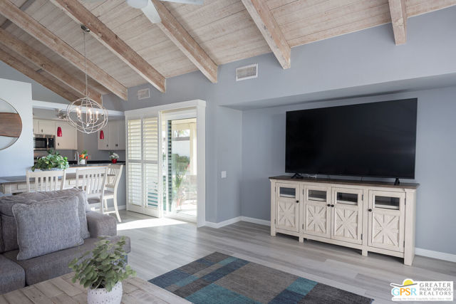 422 Forest Hills Drive, Rancho Mirage CA: https://media.crmls.org/mediaz/c5ec3d93-e33f-42c0-89e4-f19fbb798fac.jpg