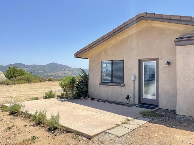 12478 Hillpoint Court, Valley Center CA: https://media.crmls.org/mediaz/c5ec82c7-1fc6-48a2-b42a-661f8d844099.jpg