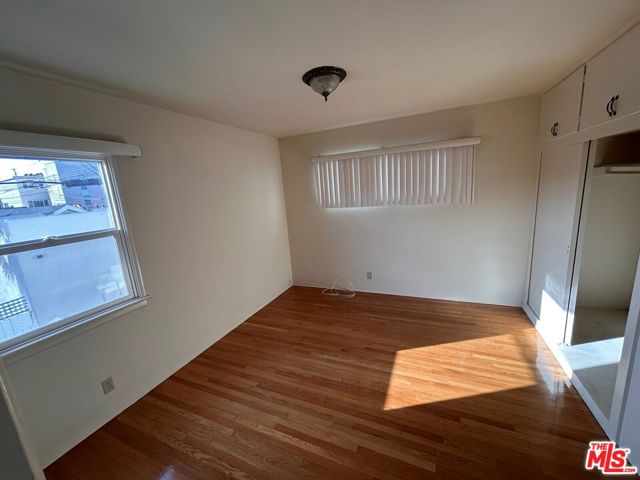 3011 Santa Monica Boulevard, Santa Monica CA: https://media.crmls.org/mediaz/c5ed74f1-0602-44ba-99e2-145894398d8e.jpg