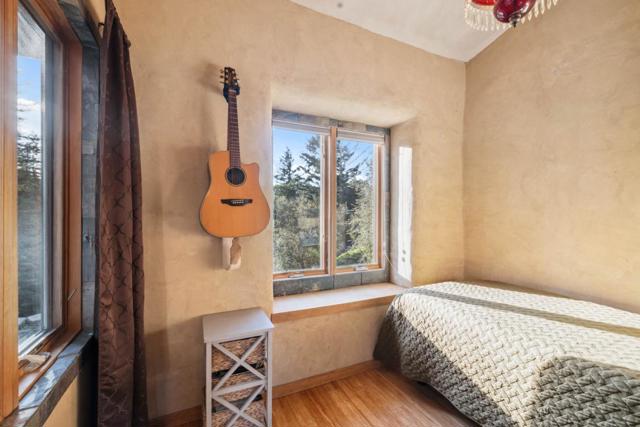 18010 Moonrise Road, Boulder Creek CA: https://media.crmls.org/mediaz/c5ede78a-00aa-4074-aaca-778f29748037.jpg