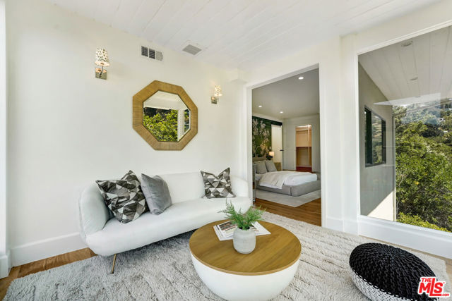 2506 Zorada Drive, Los Angeles CA: https://media.crmls.org/mediaz/c5ee964e-2691-418e-a78f-b33adb26be78.jpg