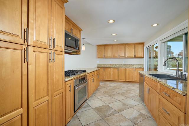 Detail Gallery Image 11 of 26 For 723 Fresca Ct, Solana Beach,  CA 92075 - 3 Beds | 2 Baths