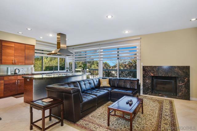 6643 Caminito Hermitage, La Jolla CA: https://media.crmls.org/mediaz/c5f01b9a-305a-4577-8716-bf2a7801ea94.jpg