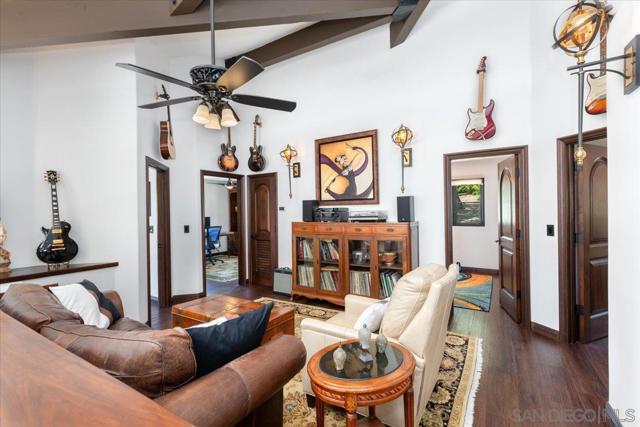2103 Sunnyside Ave, El Cajon CA: https://media.crmls.org/mediaz/c5f03f13-9f22-4868-949b-420b45661093.jpg