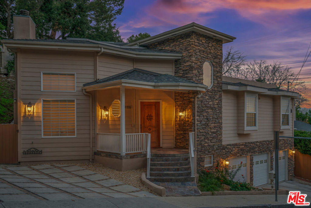 3925 Blue Canyon Drive, Studio City, CA 91604
