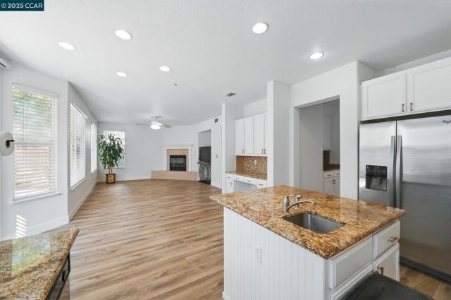 1782 Anastasia Dr, Brentwood CA: https://media.crmls.org/mediaz/c5f37a5a-f7ea-414c-b0c7-b0249d405014.jpg