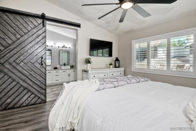 3358 Lake Circle Dr, Fallbrook CA: https://media.crmls.org/mediaz/c5f3a6f6-c108-4512-bf07-465eeff36a94.jpg