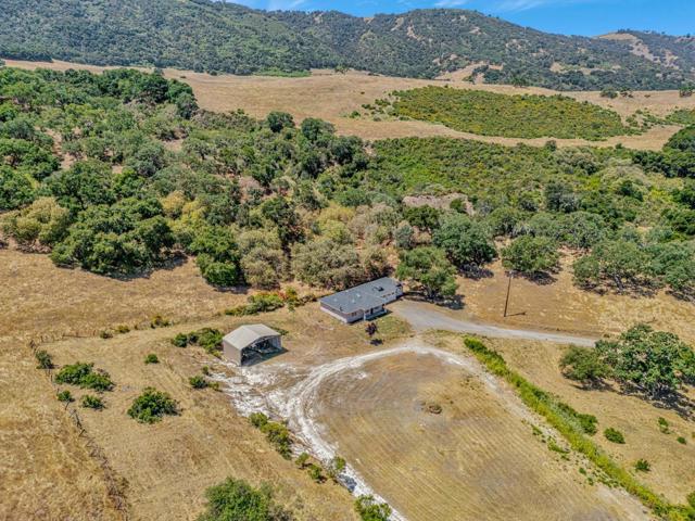 28837 Underwood Road,  CA: https://media.crmls.org/mediaz/c5f3c1a7-9086-47bf-b3f9-d24ba5a17bf3.jpg