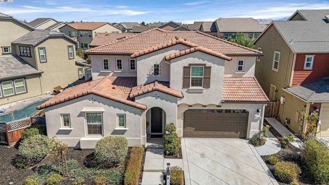 2288 Jessica Way, Tracy CA: https://media.crmls.org/mediaz/c5f3da93-72d6-4a8b-86d7-4286b6837472.jpg