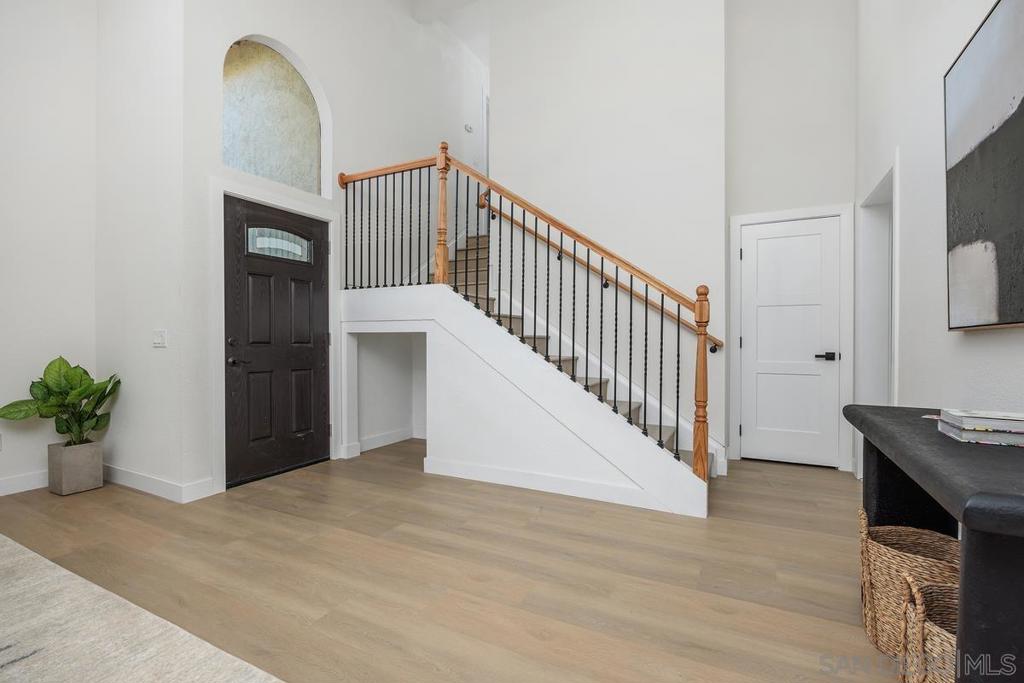 MLS #250034280SD img 5