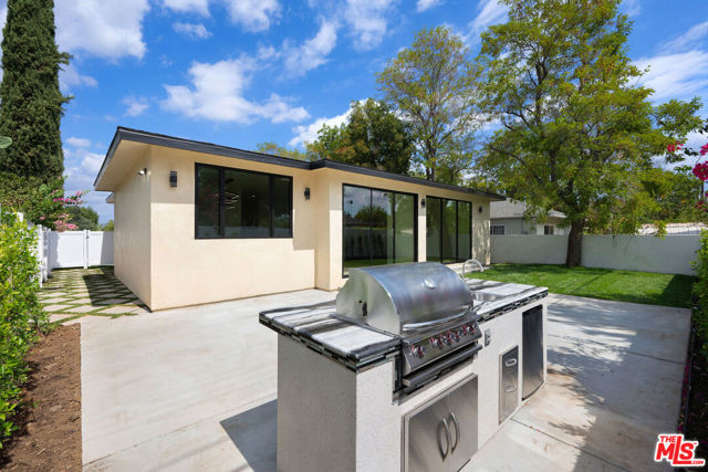 17510 Miranda Street, Encino CA: https://media.crmls.org/mediaz/c5f407a4-90bd-44fa-b274-cc14260f8acb.jpg