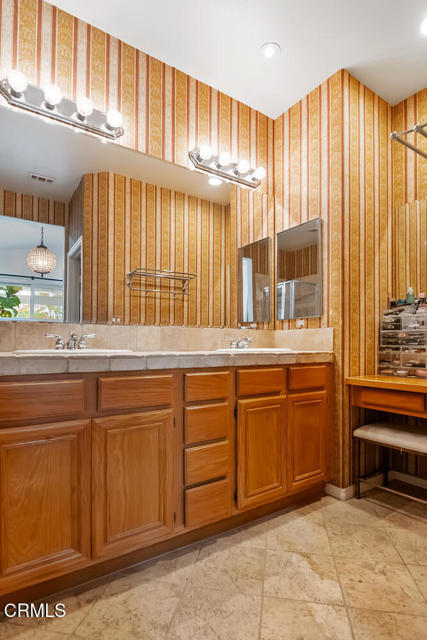 1728 Via Pajaro, Camarillo CA: https://media.crmls.org/mediaz/c5f44eeb-97f8-4539-bc9a-20586871fbfb.jpg