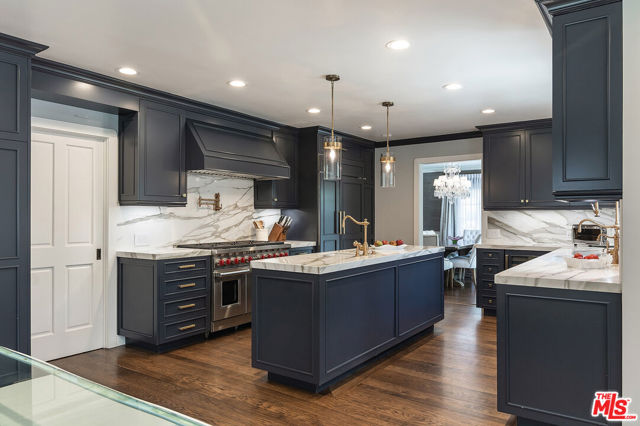 908 Malcolm Avenue, Los Angeles CA: https://media.crmls.org/mediaz/c5f45d7d-3582-4f9e-ab85-29ee53b2a67e.jpg