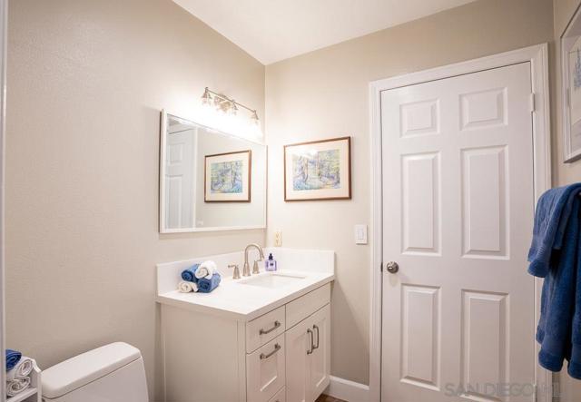 25314 Keats Ln, Stevenson Ranch CA: https://media.crmls.org/mediaz/c5f48050-5a0f-4eb8-b19c-cd5aebc7ab06.jpg