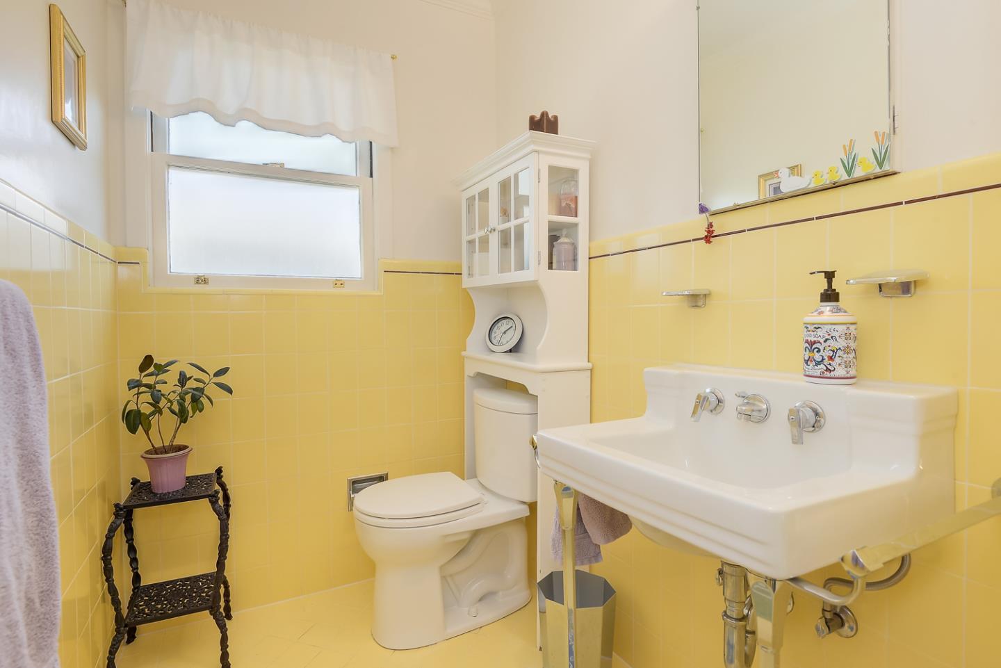 1154 Marcussen Drive, Menlo Park CA: https://media.crmls.org/mediaz/c5f49850-858d-407c-8aca-7efd359f176c