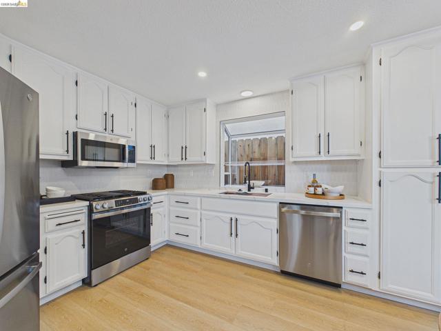 Image 24 of 60 For 2392 Austin Ct