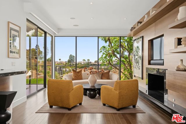 4 Bed Home for Sale in Los Angeles, California
