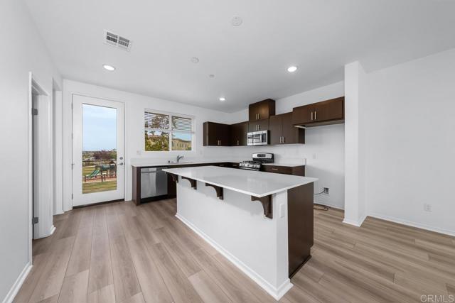 Detail Gallery Image 3 of 49 For 5232 Beachfront Cove St #81,  San Diego,  CA 92154 - 4 Beds | 3/1 Baths