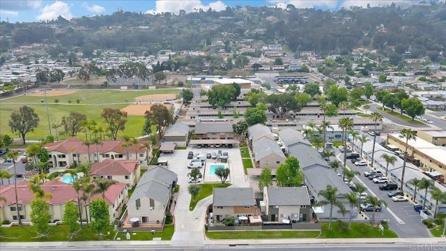 Image 21 of 22 For 477 W Chase Ave