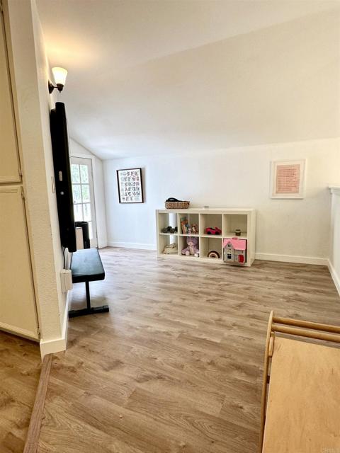 10525 Flora Verda Court, Santee CA: https://media.crmls.org/mediaz/c5f5c174-2952-43a5-8607-957c3ea24444.jpg