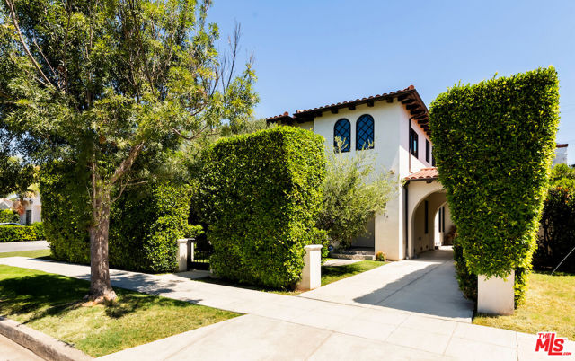 356 S Clark Drive, Beverly Hills CA: https://media.crmls.org/mediaz/c5f5ee73-ea51-4680-8d87-2496cecbd934.jpg