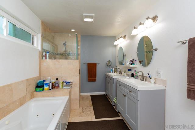 1339 Windsong Ln, Escondido CA: https://media.crmls.org/mediaz/c5f6773c-24b0-42d3-a056-99e409623f1e.jpg