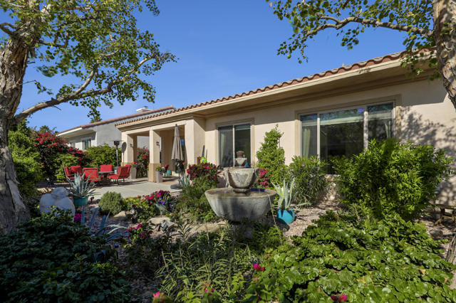 81025 Avenida Lorena, Indio CA: https://media.crmls.org/mediaz/c5f68c9e-3c4d-4f8f-9340-b6090522eef3.jpg