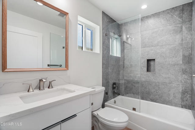7804 Kentland Avenue, West Hills CA: https://media.crmls.org/mediaz/c5f6a9e1-f229-4e40-a222-8a1f42cc3749.jpg