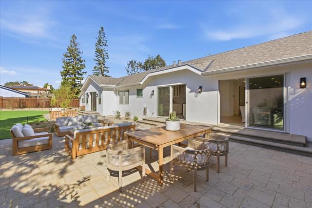 655 Washington Street, Los Altos CA: https://media.crmls.org/mediaz/c5f6b9a0-eb9e-42c2-a0a8-d68482590c20.jpg