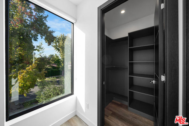 5812 Willis Avenue, Sherman Oaks CA: https://media.crmls.org/mediaz/c5f735bb-c981-4345-8a6f-af4a19a47dc1.jpg