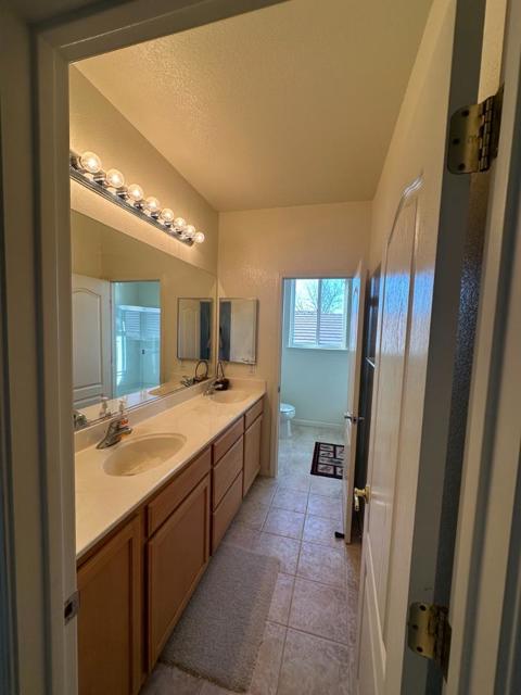 5116 Impala Run Place, Antelope CA: https://media.crmls.org/mediaz/c5f7c8f7-70be-495d-b23e-8002563f764e.jpg