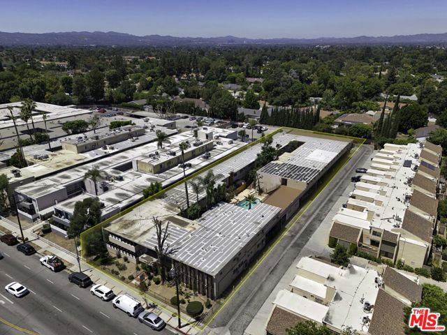 8615 Balboa Boulevard, Northridge CA: https://media.crmls.org/mediaz/c5f7f38b-48ea-4bb1-8357-22c8c274b8c9.jpg