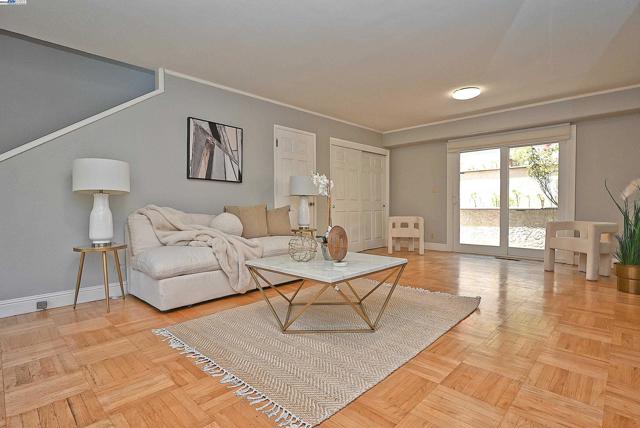 38 Saint Stephens Dr., Orinda CA: https://media.crmls.org/mediaz/c5f85707-106c-49b1-9906-171bcfd3e731.jpg
