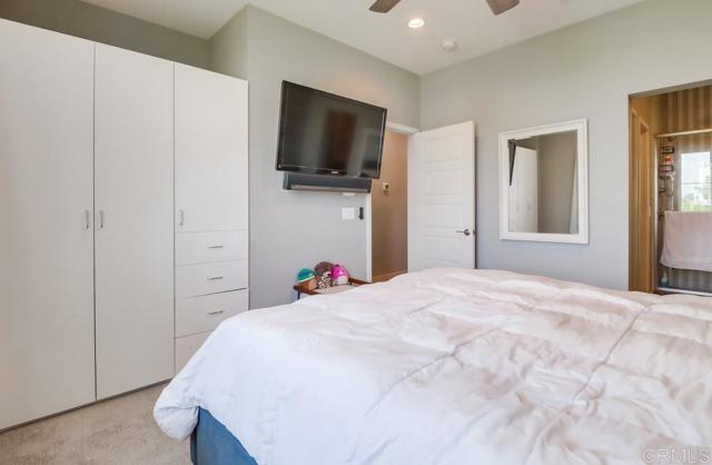 1842 Observation Way, Chula Vista CA: https://media.crmls.org/mediaz/c5f8fc06-000b-44e5-93f7-ea006de08d4d.jpg