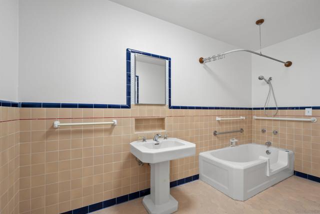 3527 Mississippi St, San Diego CA: https://media.crmls.org/mediaz/c5f96172-d9fd-4863-8f63-5776706f7436.jpg