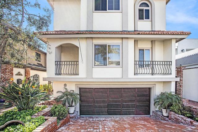 34 The Point, Coronado CA: https://media.crmls.org/mediaz/c5f9d3c6-8f35-4358-a2e5-cf171d521b65.jpg