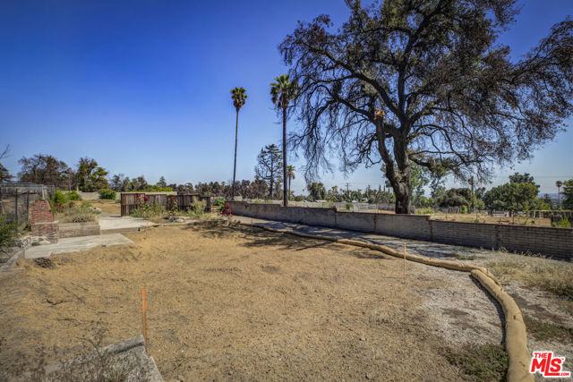 2738 Marengo Avenue, Altadena CA: https://media.crmls.org/mediaz/c5fa6a9a-d14f-479d-9c19-720dbe408340.jpg