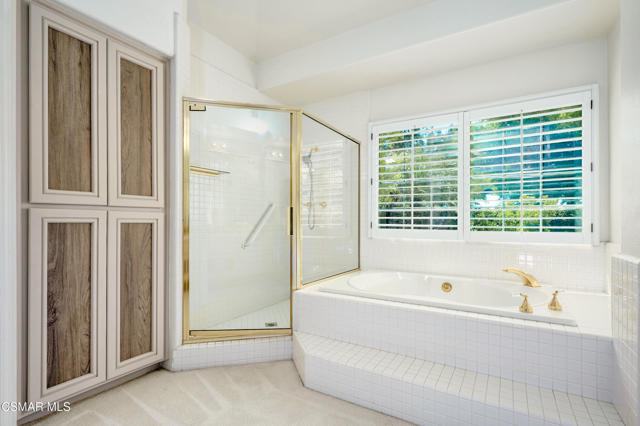 3695 Mapleknoll Place, Thousand Oaks CA: https://media.crmls.org/mediaz/c5fa85c7-77cb-423a-8796-ce0e9076e53e.jpg