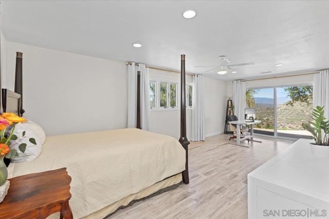 20403 Rancho Villa Rd, Ramona CA: https://media.crmls.org/mediaz/c5fac174-2903-4439-8bb4-a5efa3a64a31.jpg