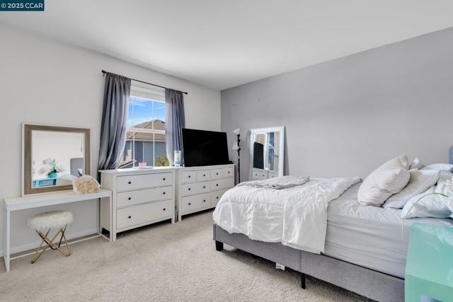 1731 Palmer Dr, Concord CA: https://media.crmls.org/mediaz/c5fac3da-a0bf-443e-b9a3-d81cb1135405.jpg