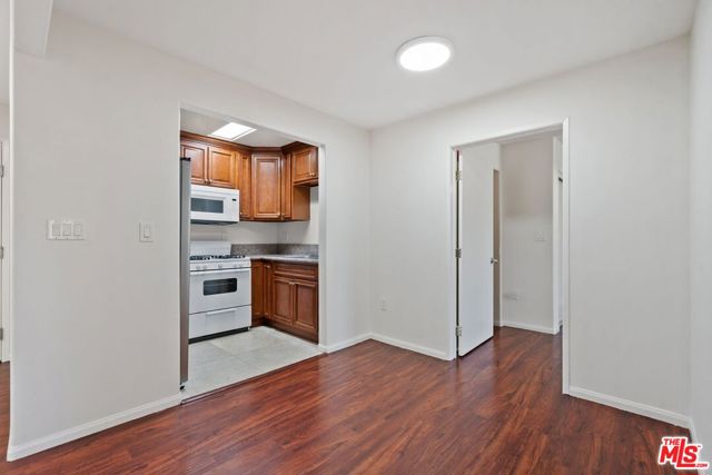 15939 Victory Boulevard, Van Nuys CA: https://media.crmls.org/mediaz/c5fae938-1a97-4735-8681-ac1ea7cdc413.jpg