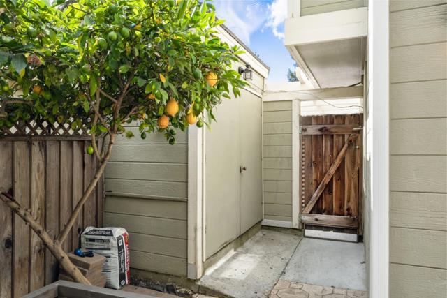 2064 Rialto Court, Mountain View CA: https://media.crmls.org/mediaz/c5faff02-b78a-4f2e-801c-81cae4222c89.jpg