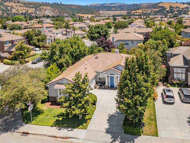 18400 Capistrano Way, Morgan Hill CA: https://media.crmls.org/mediaz/c5fb57f4-d8d1-46a8-bb4b-b84cab09cf19.jpg