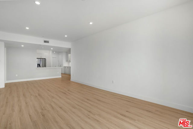 1832 S Barrington Avenue, Los Angeles CA: https://media.crmls.org/mediaz/c5fb9663-2127-4142-8827-ad2821371508.jpg