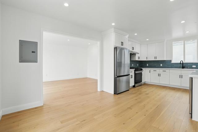 119 Nueva Ave, San Francisco CA: https://media.crmls.org/mediaz/c5fbe270-b7fa-436a-a0e5-39bf9d719385.jpg