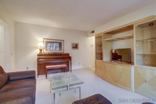 6406 FRIARS RD., San Diego, California 92108, 1 Bedroom Bedrooms, ,1 BathroomBathrooms,Condominium,For Sale,FRIARS RD.,250001424SD