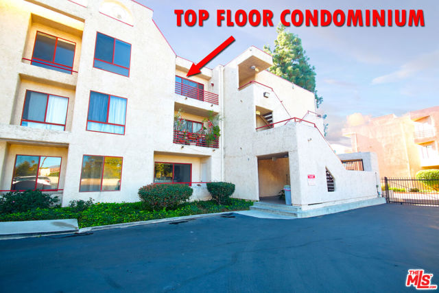 6820 Remmet Avenue, Canoga Park CA: https://media.crmls.org/mediaz/c5fdb24f-428e-49fb-9a6c-41cacff076b7.jpg